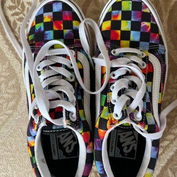 Vans - Picture 3 of 9